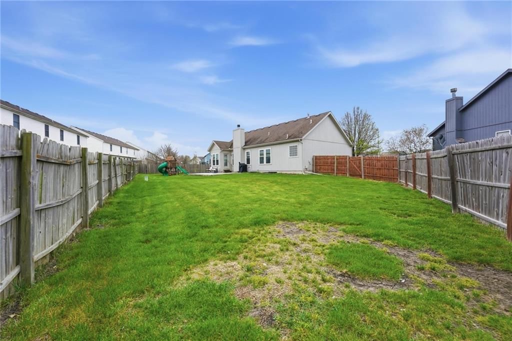 833 N Sumac Street — photo 32