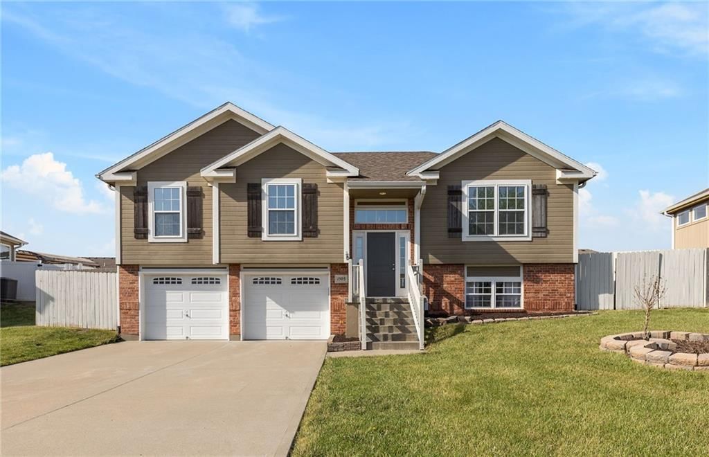 1505 Emerald Way — photo 2