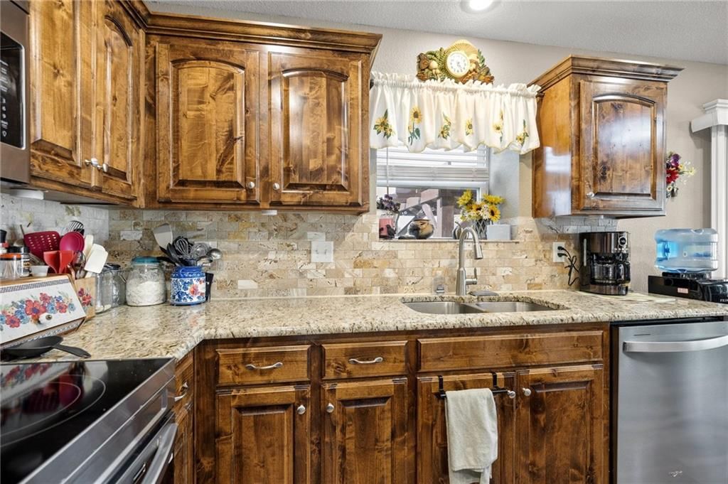 1505 Emerald Way — photo 13