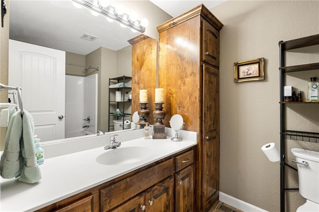 1505 Emerald Way — photo 16