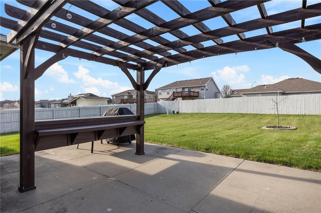 1505 Emerald Way — photo 29