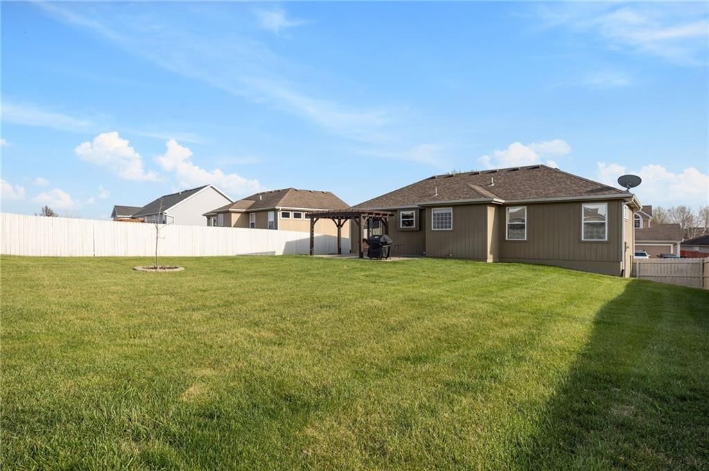 1505 Emerald Way — photo 33