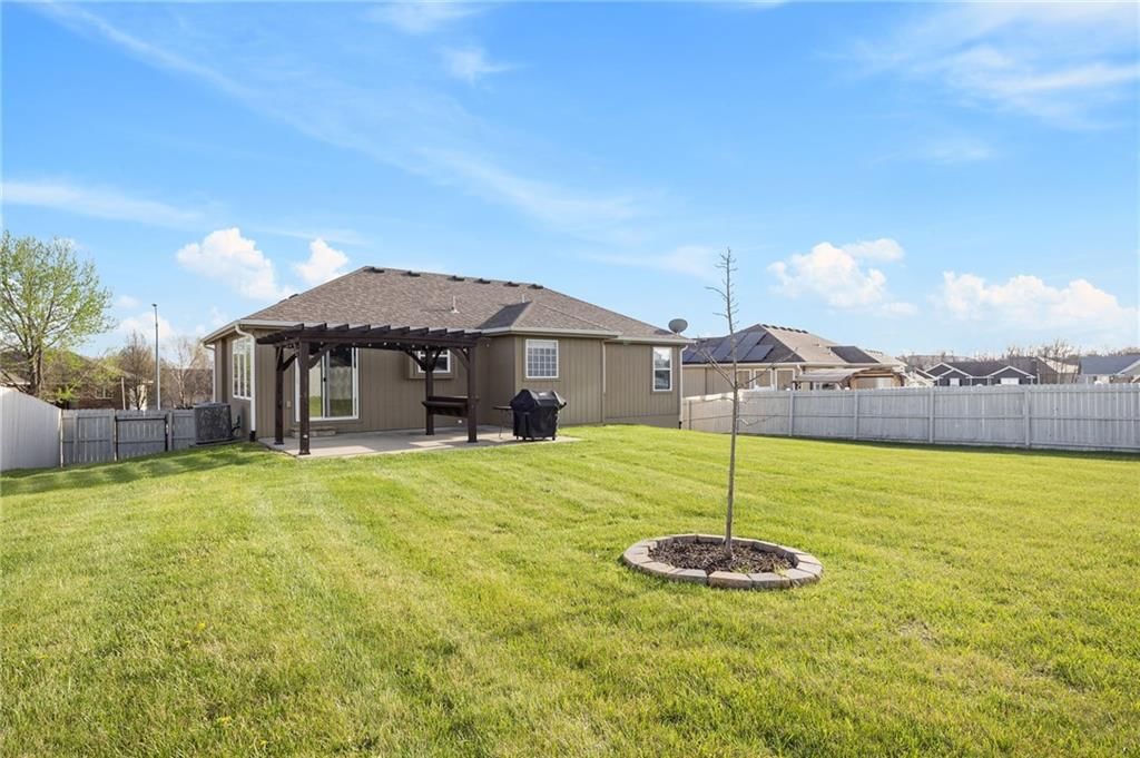 1505 Emerald Way — photo 34