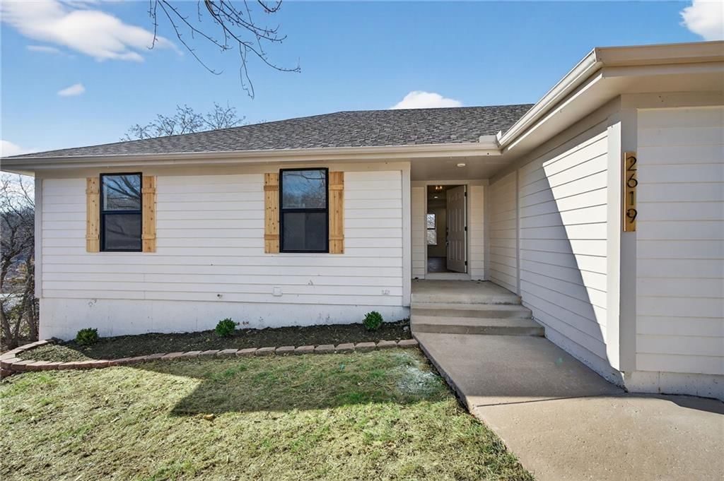 2619 SW Morningside Drive — photo 4