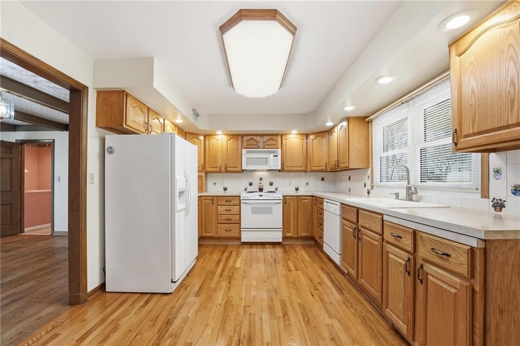 206 NW Woodbine Avenue — photo 5