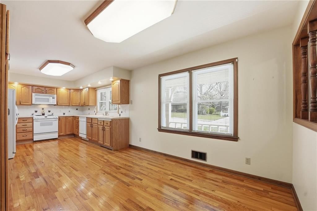 206 NW Woodbine Avenue — photo 7