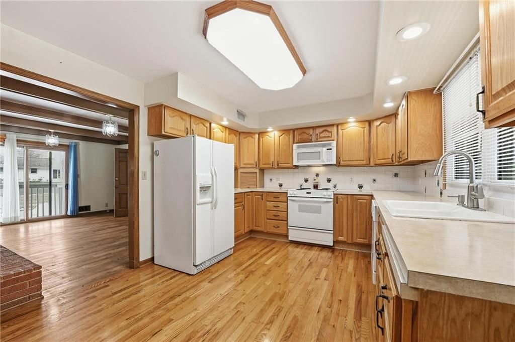 206 NW Woodbine Avenue — photo 10