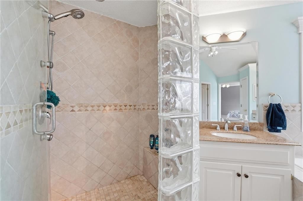 15808 Rosewood Street — photo 35