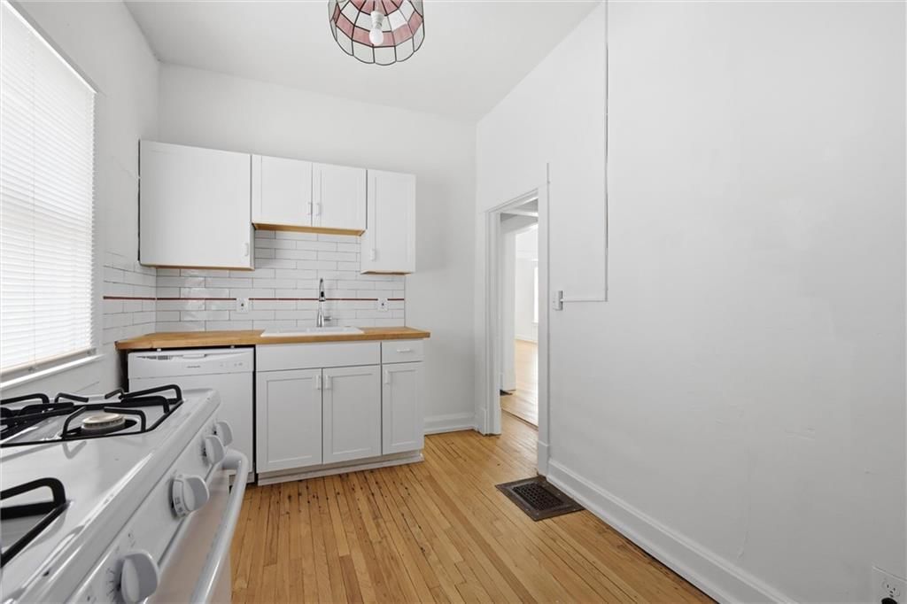 4008 Charlotte Street — photo 11