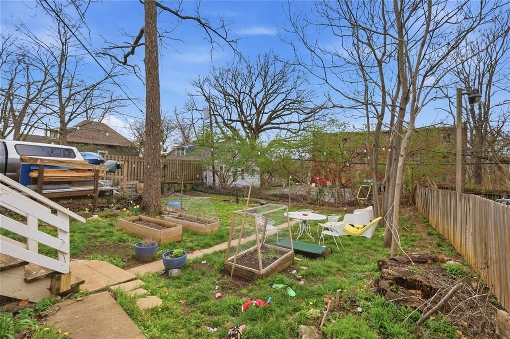 4008 Charlotte Street — photo 30