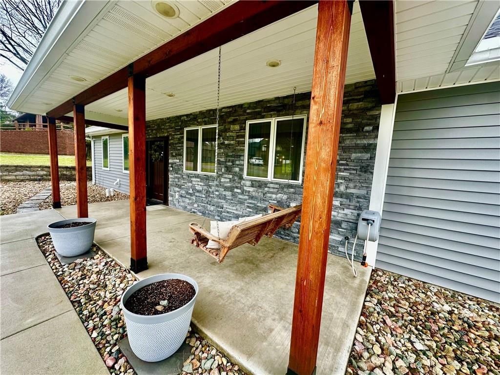 Photo 3 of 59 - 186 N Sunset Drive, Maryville, MO 64468