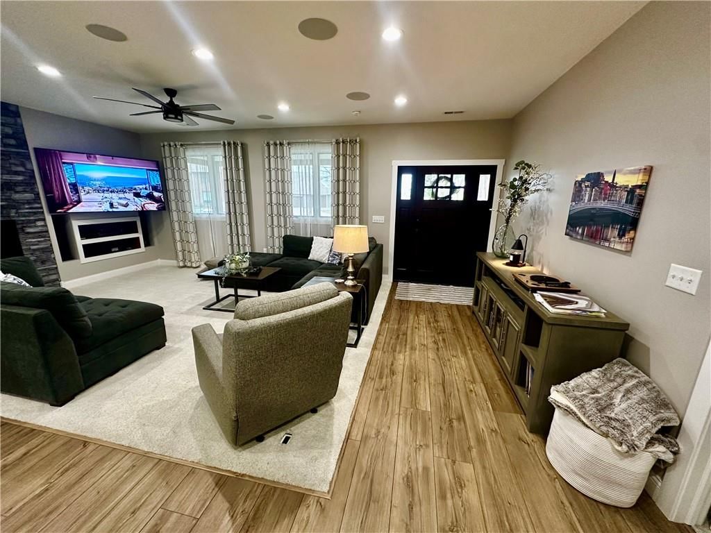 Photo 10 of 59 - 186 N Sunset Drive, Maryville, MO 64468