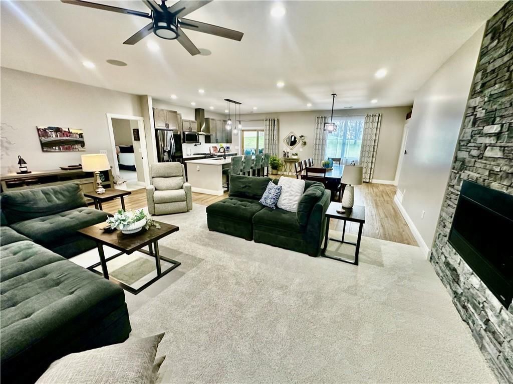 Photo 11 of 59 - 186 N Sunset Drive, Maryville, MO 64468