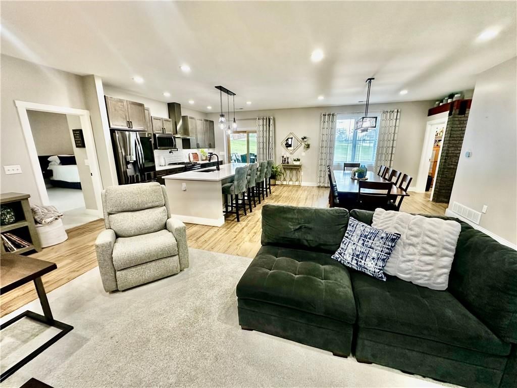 Photo 12 of 59 - 186 N Sunset Drive, Maryville, MO 64468