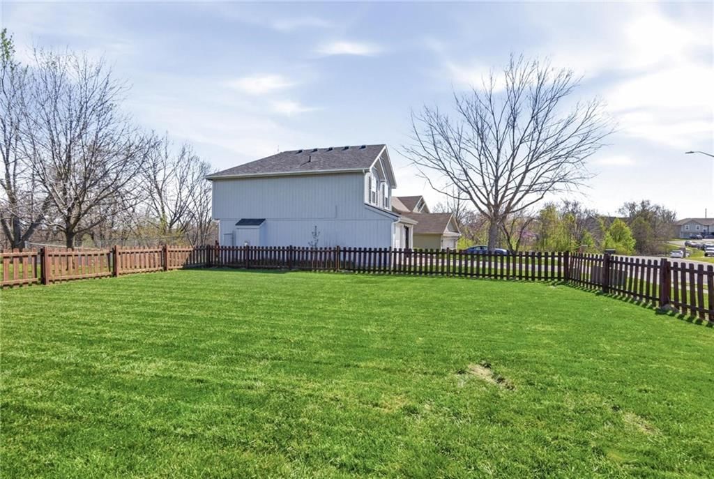 11209 N DITMAN Avenue — photo 31