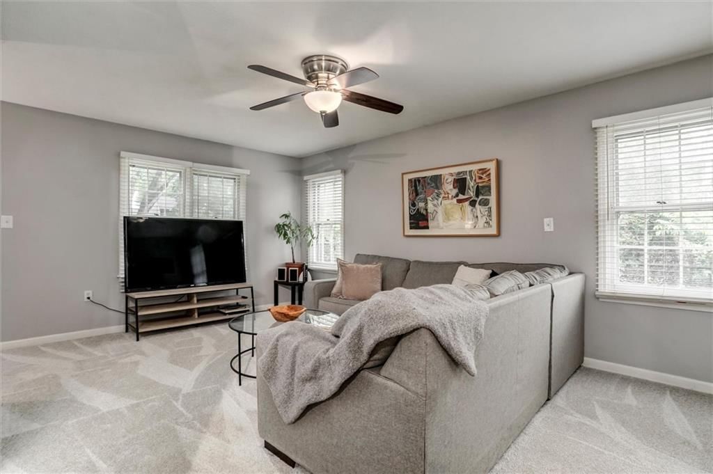 8309 Belleview Avenue — photo 9