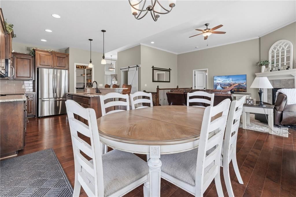 1021 SE Carmine Court — photo 9