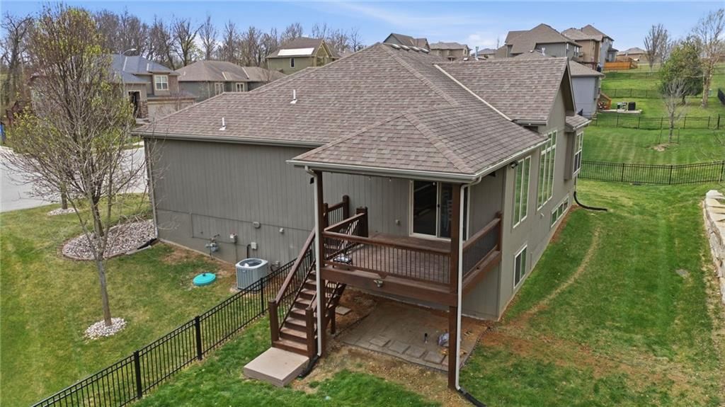 1021 SE Carmine Court — photo 33