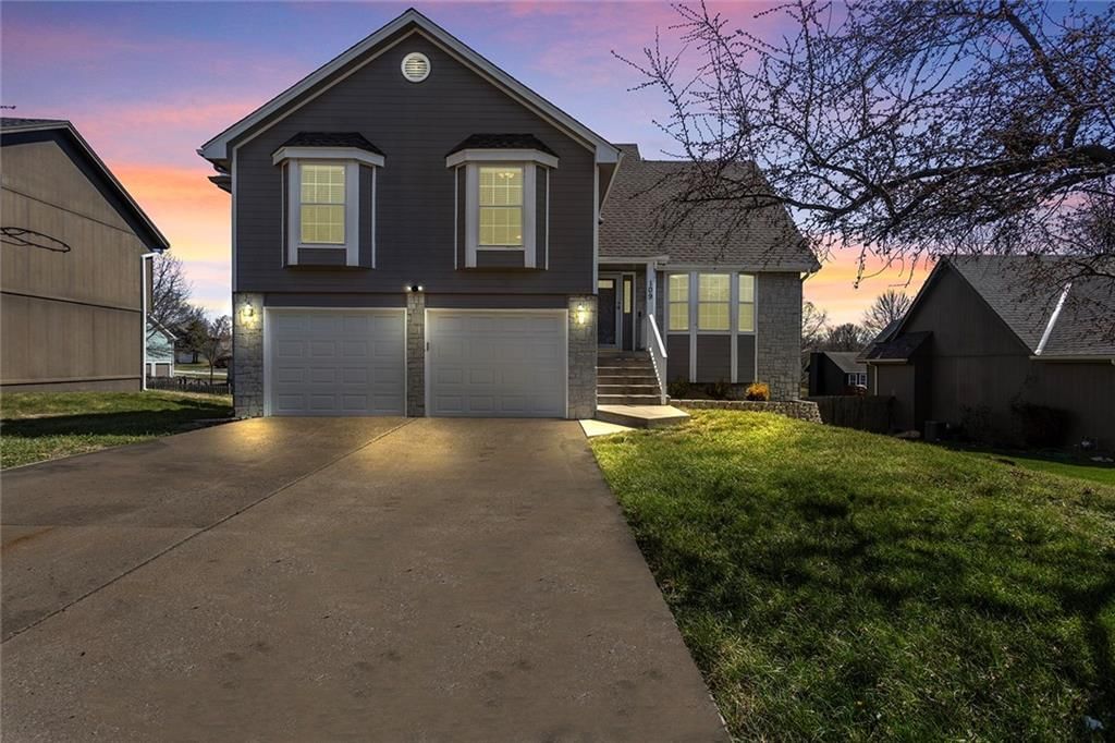 109 SW Drew Lane — photo 2