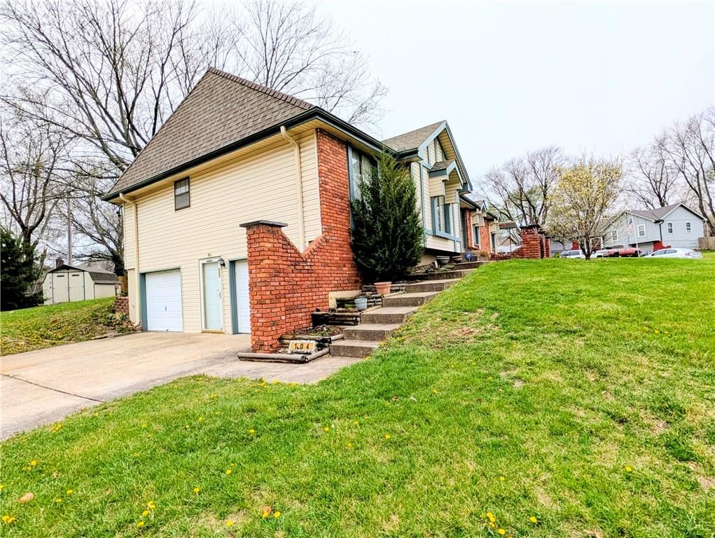 104 London Way — photo 3