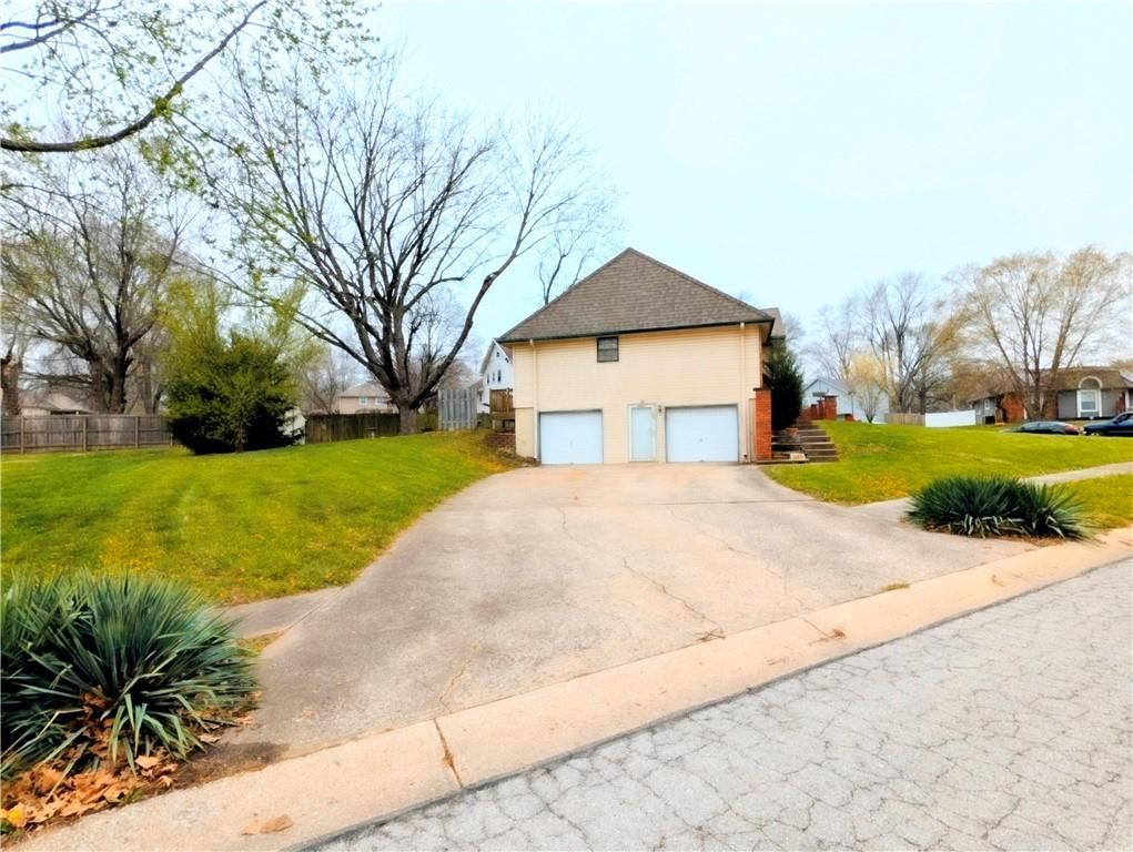 104 London Way — photo 4