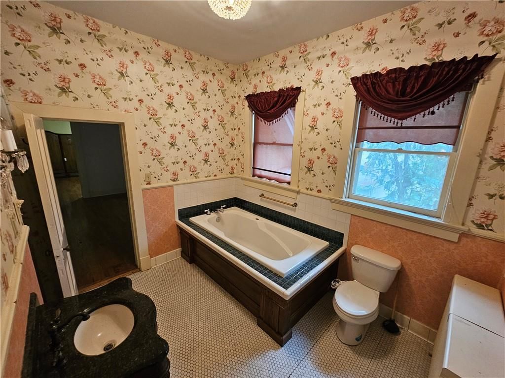 409 N Esplanade Street — photo 32