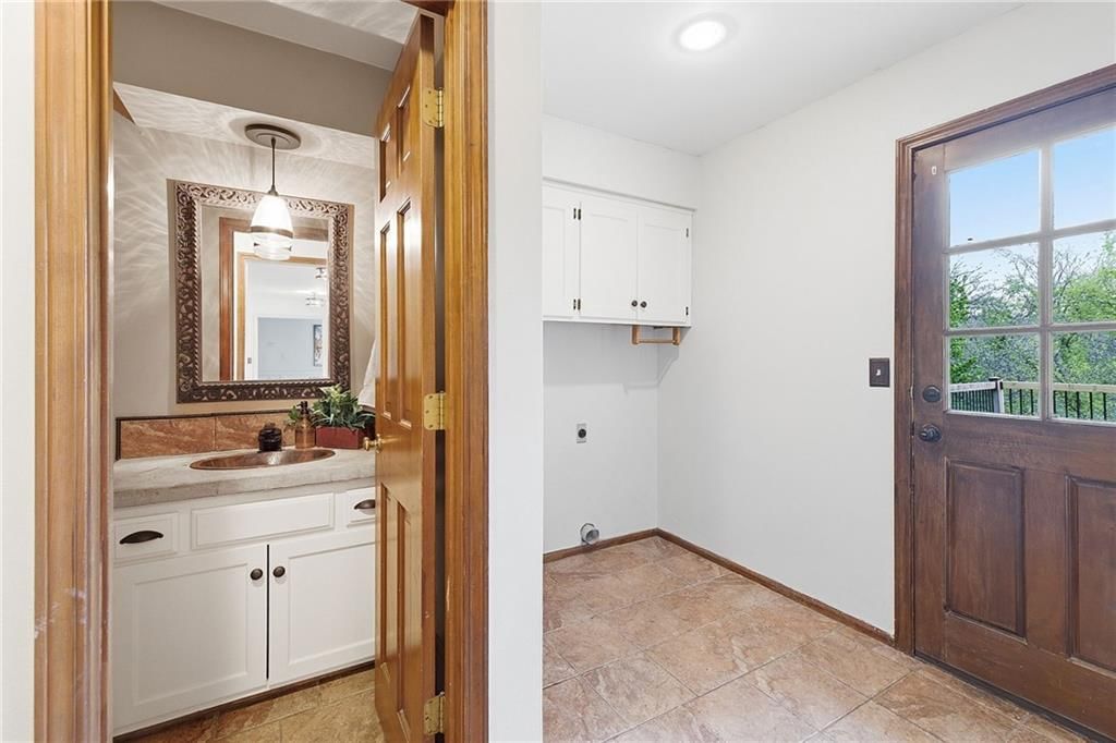 18325 Aberdeen Street — photo 22
