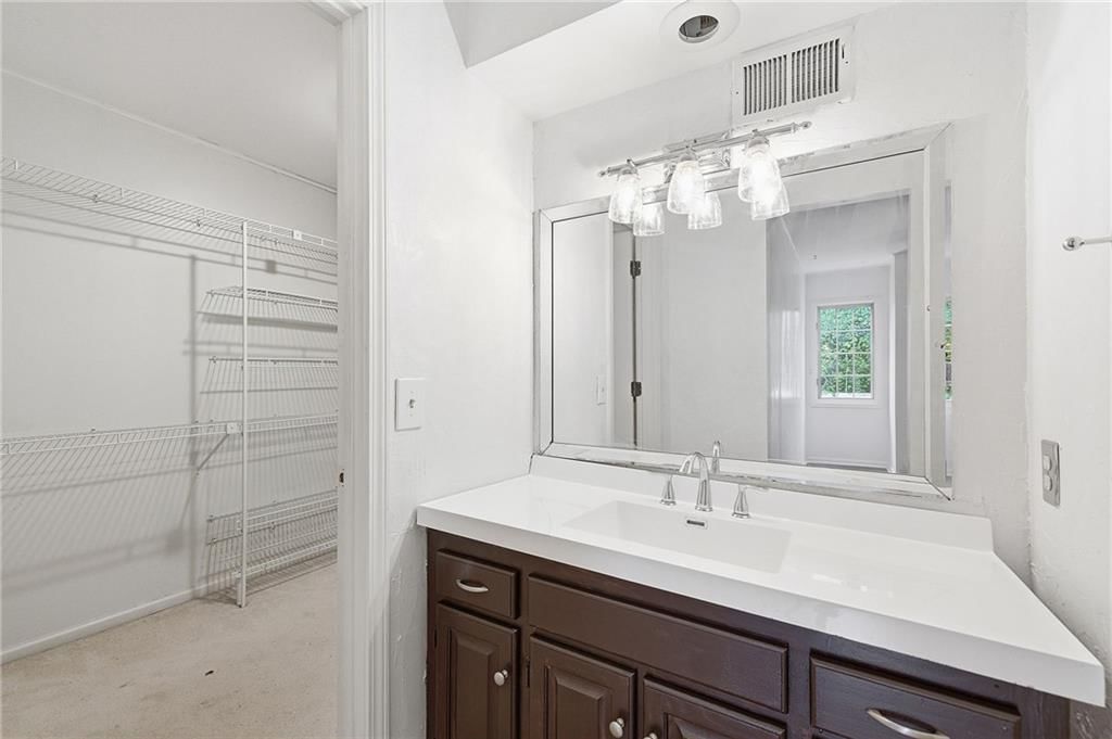18325 Aberdeen Street — photo 32