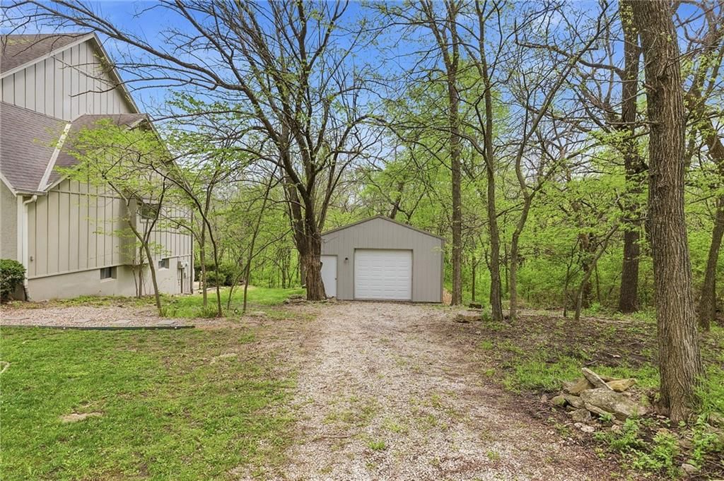 18325 Aberdeen Street — photo 48