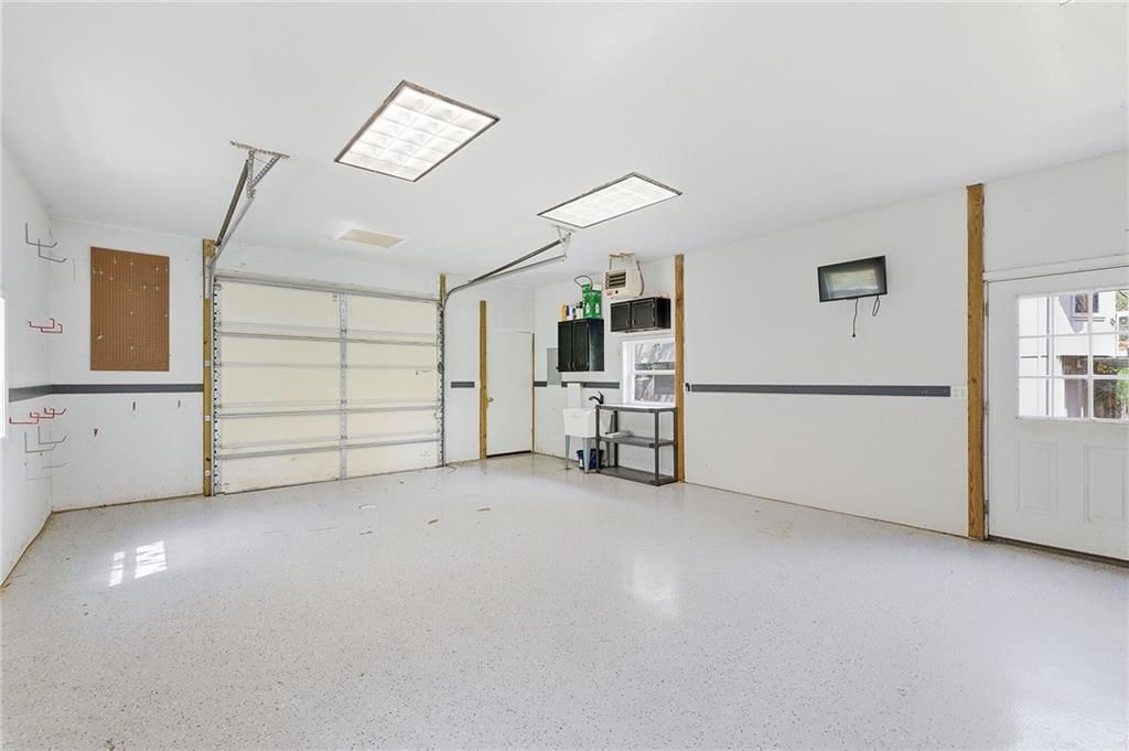 18325 Aberdeen Street — photo 53