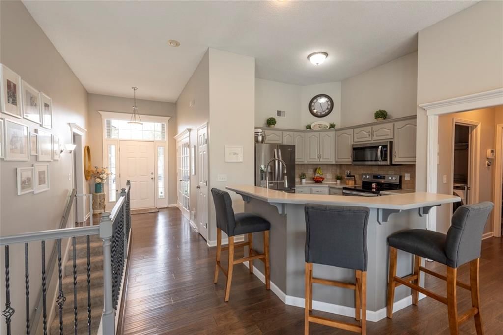 8544 N Ava Avenue — photo 3