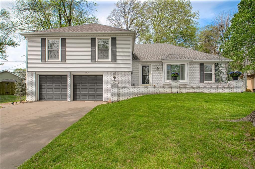 7626 canterbury Drive, Prairie Village, KS