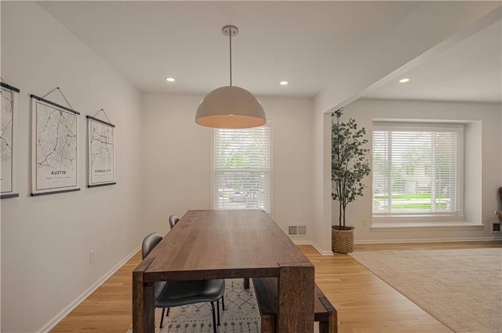 7626 canterbury Drive — photo 6
