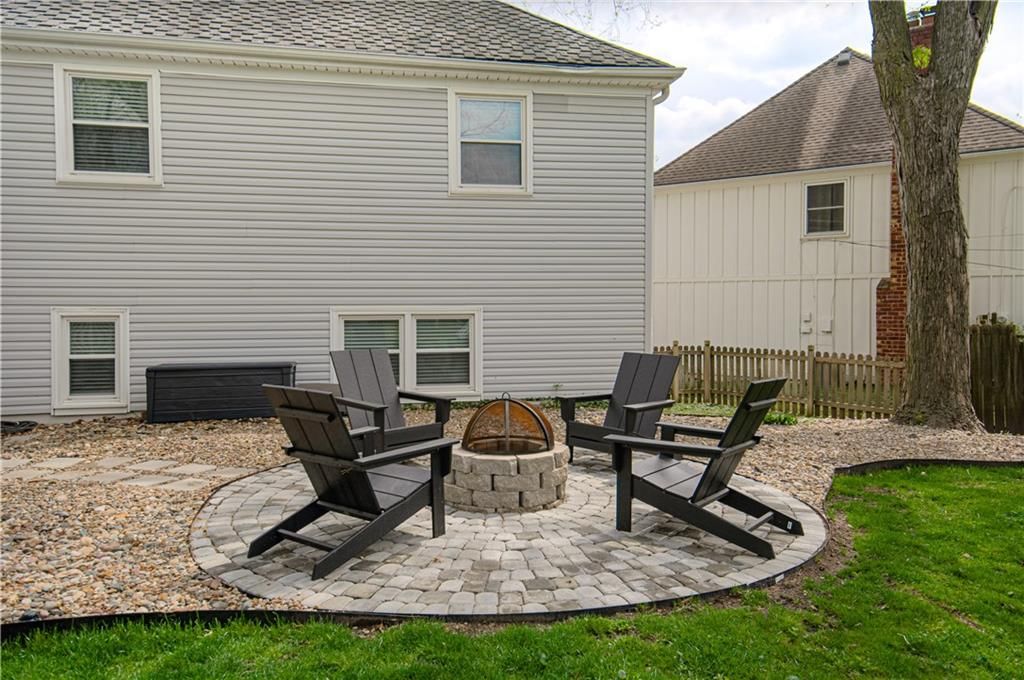 7626 canterbury Drive — photo 33