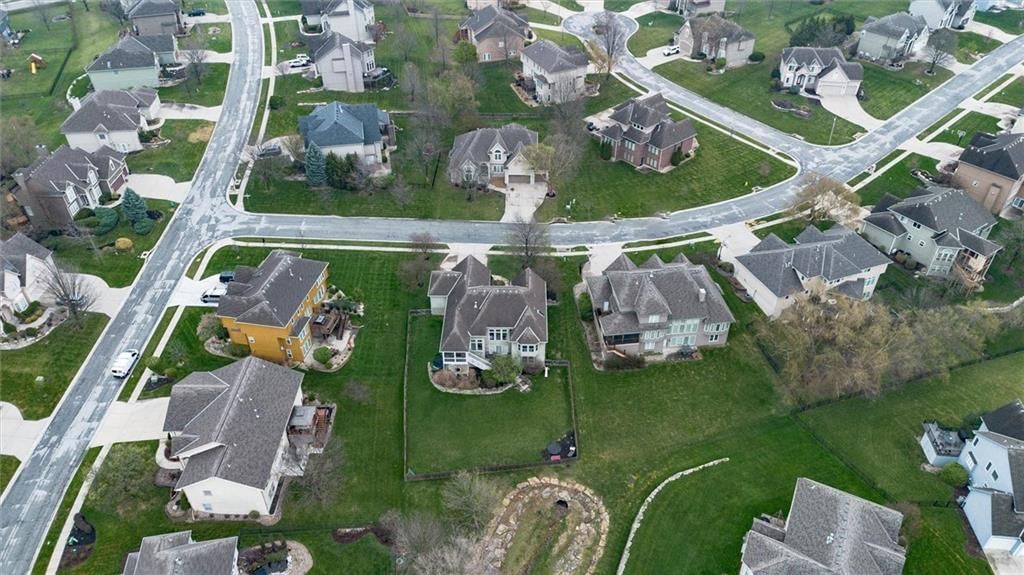 700 SW Winterstar Drive — photo 33