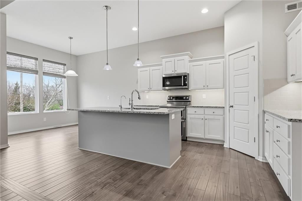 1060 N Sumac Street — photo 11