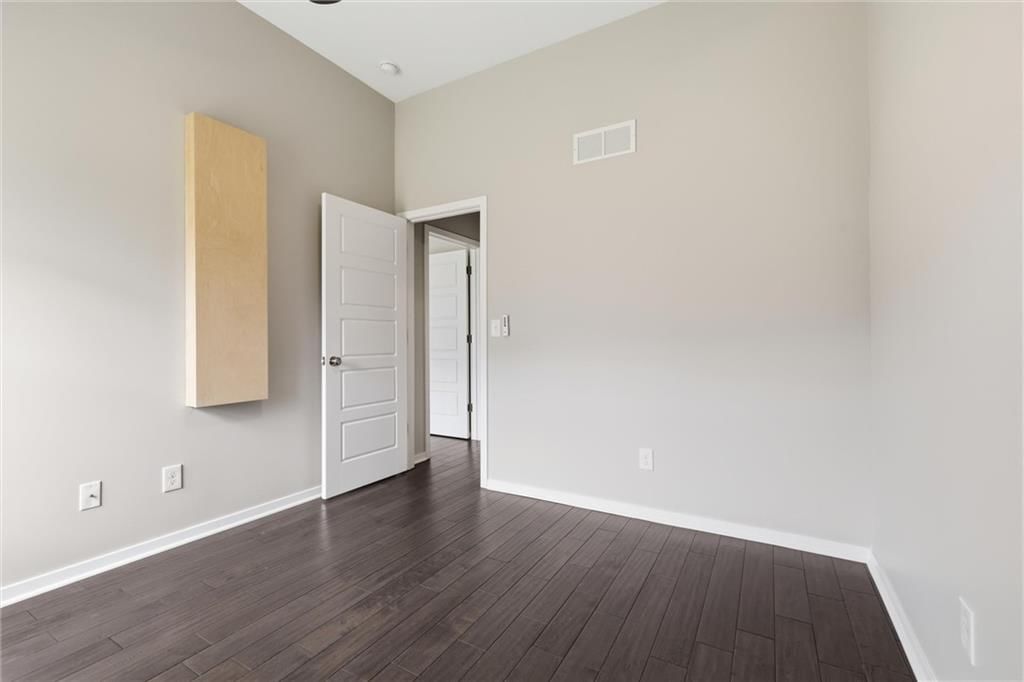 1060 N Sumac Street — photo 23