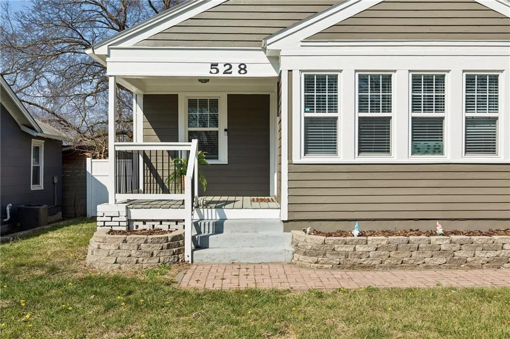 528 S Hardy Avenue — photo 3
