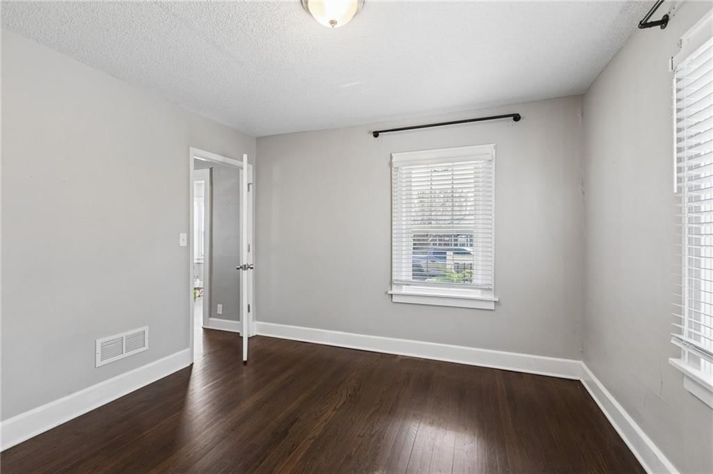 528 S Hardy Avenue — photo 15