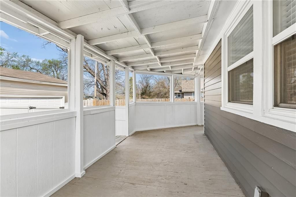 528 S Hardy Avenue — photo 30
