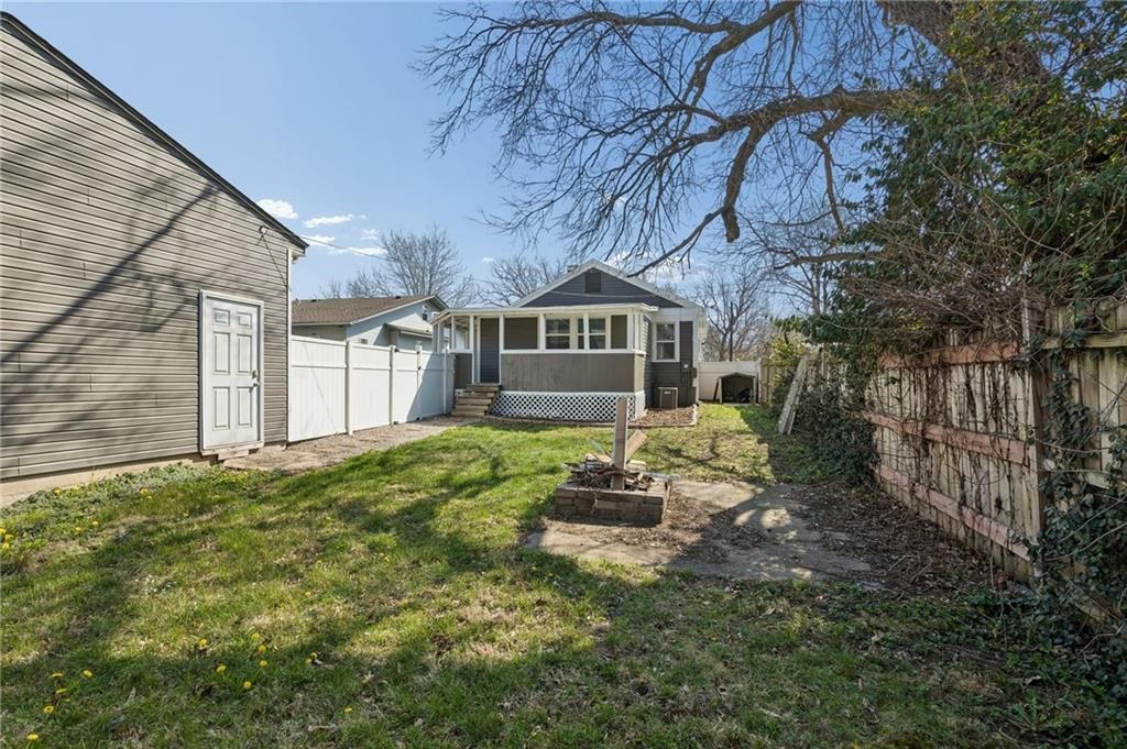 528 S Hardy Avenue — photo 32