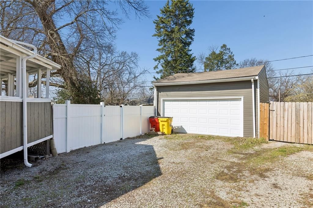 528 S Hardy Avenue — photo 35
