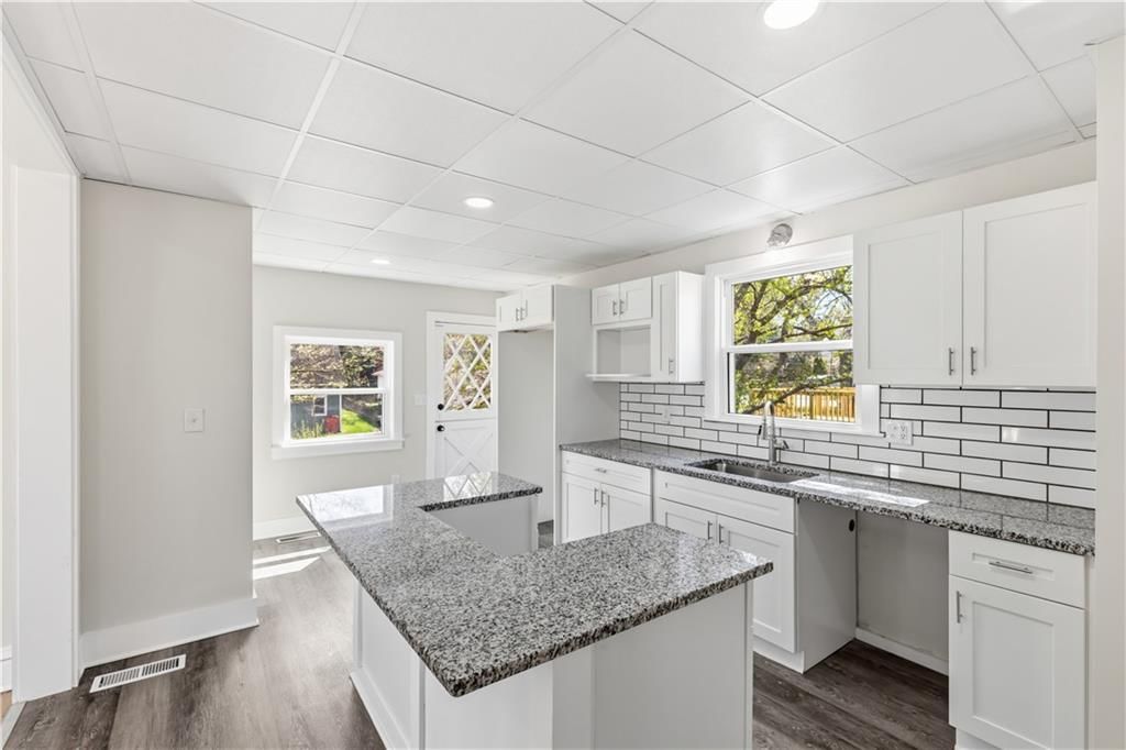 1707 Franklin Avenue — photo 13