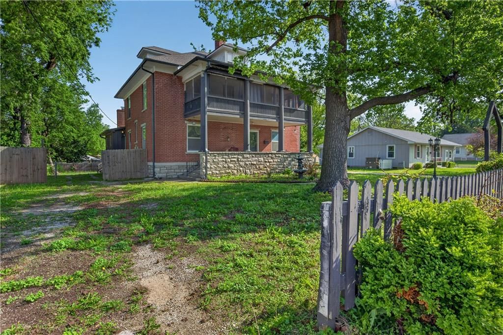 612 W Cherry Street — photo 4