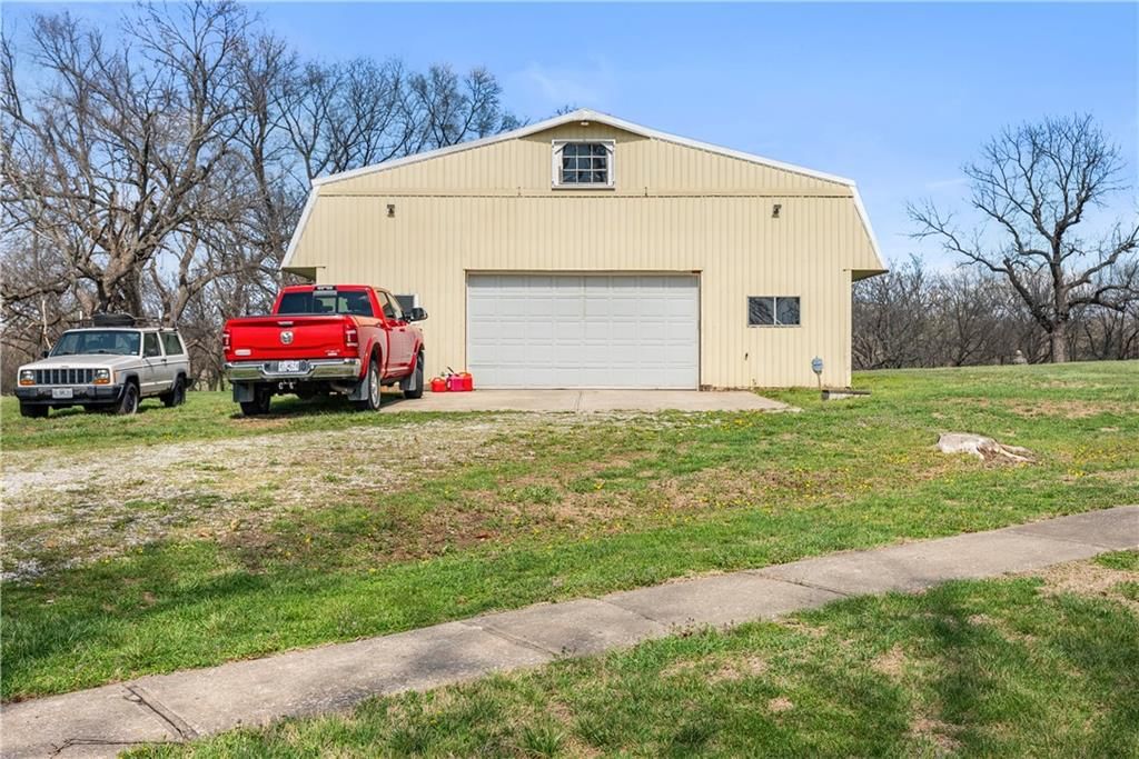 22400 N Frontage Road — photo 30