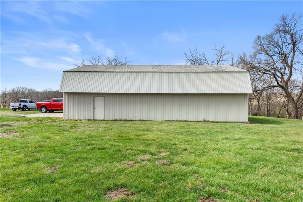 22400 N Frontage Road — photo 31
