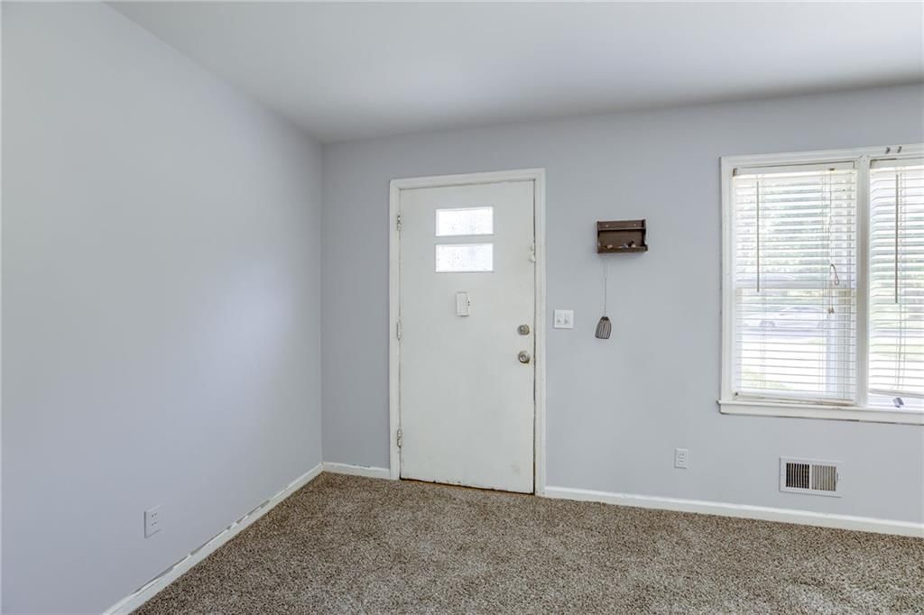 11003 E 60th Terrace — photo 3