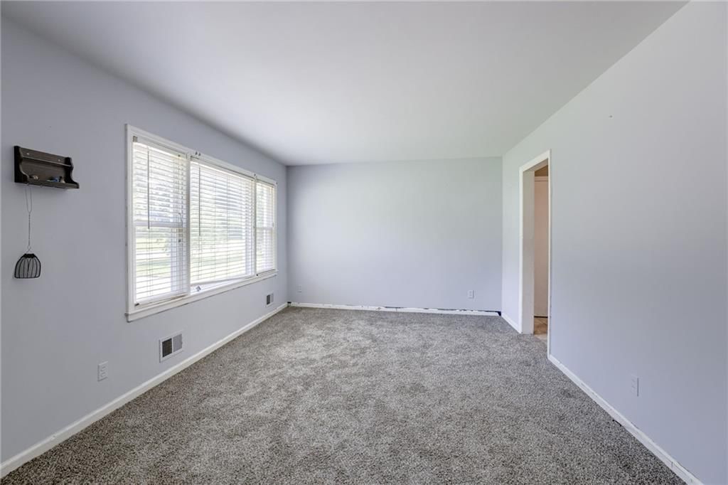 11003 E 60th Terrace — photo 5