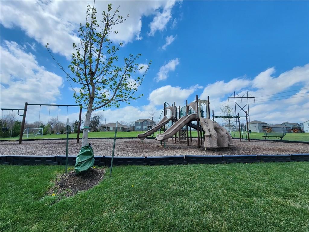 18910 Ocheltree Street — photo 54