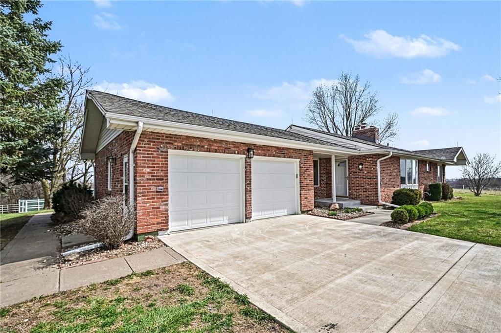 6409 Clinton County Line Road — photo 2